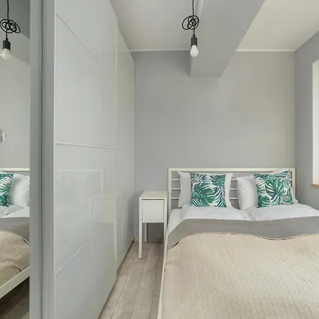 Stylish Near Hala Arena By Renters 公寓 *