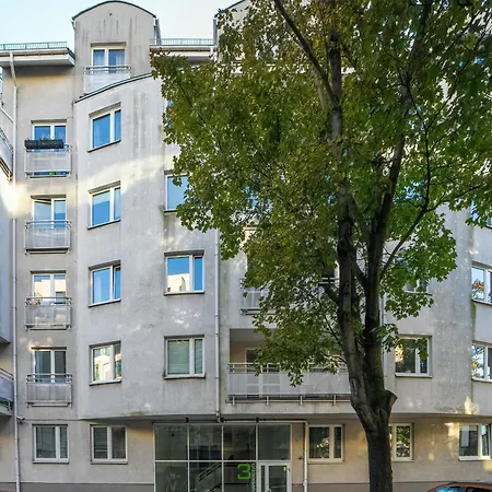 Stylish Near Hala Arena By Renters Apartment *